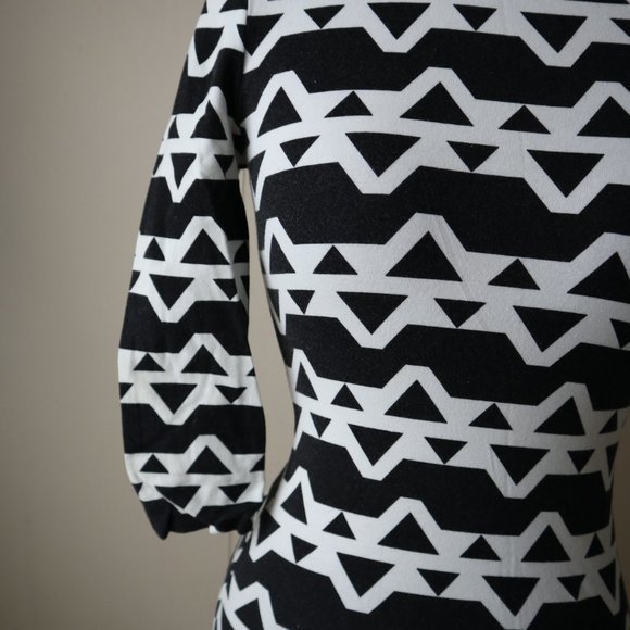Geometric Pattern Bodycon Dress - Picture 3 of 10